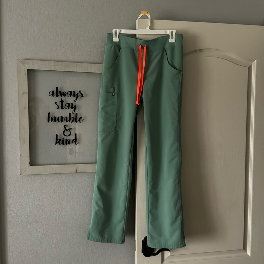 Women’s Figs Scrubs